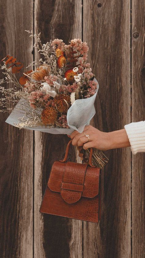 Fall Season Photoshoot, Sarah Christine, Sarah Butler, Modern Handbag, Balloon Sleeve Sweater, Fall Mood Board, Interesting Outfits, Fall Mood, Fall Wardrobe Essentials