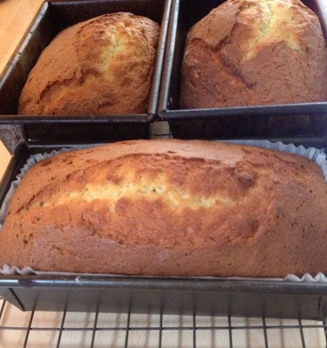 Chat Recipes, Berry Banana Bread, Mary Berry Cakes, Sully Cake, Berry Bread, Bread Banana, Mary Berry Recipe, British Bake Off, British Baking