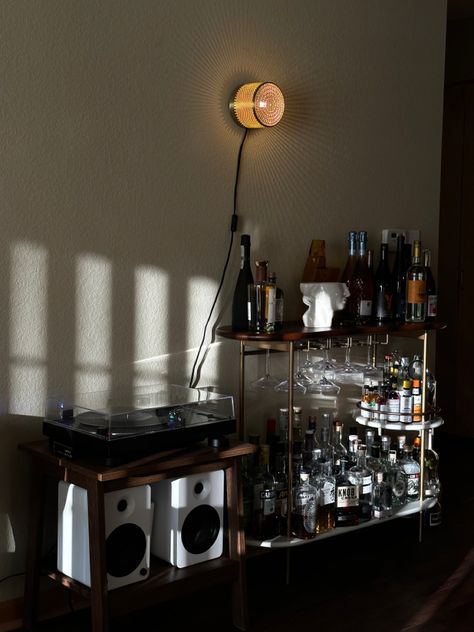 Nyc Apartment Men, Man Bar Cart, Bar Cart Men, Bar Cart With Record Player, Bar Cart Record Player, Men’s Bar Cart, Mens Apartment Aesthetic, Men’s Apartment Aesthetic, Record Player Bar Cart