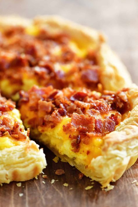 Puff Pastry Breakfast, Pastry Breakfast, Breakfast Pizza Recipe, What's For Breakfast, Puff Pastry Recipes, Breakfast Pizza, Breakfast Pancakes, Breakfast Recipes Casserole, Breakfast Brunch Recipes