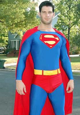 Superman-Costume Easiest Halloween Costumes, Superman Halloween Costume, Funny Dating Profiles, Superman Halloween, Superman Outfit, Superman Costume, Superman Cosplay, Halloween Costumes To Make, Superman Costumes