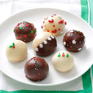 Almond Bonbon Cookies Recipe from Taste of Home -- shared by Teri Lee Rasey of Cadillac, Michigan Bonbon Cookies, Bourbon Balls, Best Christmas Cookie Recipe, Chocolate Garnishes, Dipped Cookies, Spritz Cookies, Almond Paste, Best Christmas Cookies, Cookie Party