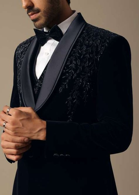 Fancy Kurta For Men, Blazer For Men Wedding, Party Wear Blazers, Reception Suits, Wedding Matching Outfits, Indian Wedding Suits Men, Black Tuxedo Suit, Best Wedding Suits, Formal Attire For Men