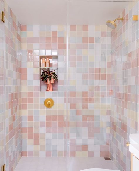 Fireclay Tile | "Fireclay’s Glass Tile feels like jewels on my walls. The sheen and lightness that comes through from the glass is so beautiful, and even 4… | Instagram Modern Vintage Bathroom, Fireclay Tile, Handmade Tile, Funky Decor, Top Interior Designers, Bathroom Renos, House Bathroom, Dream House Decor, Bathroom Makeover