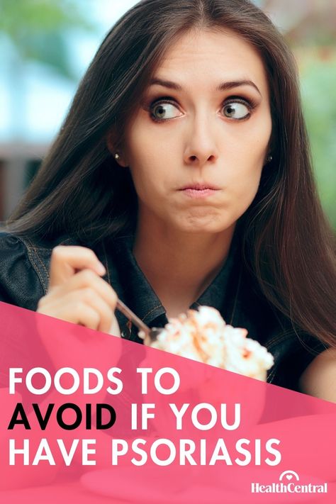 Not everyone with psoriasis is triggered by the same foods, but some ingredients are likely to cause a flare more than others. Here are foods you should avoid if you have psoriasis. Psoriatic Skin Diet, Psoriatic Skin Remedies, What Is Gluten Free, What Is Gluten, Skin Diet, Inflammation Causes, Gut Microbiota, Love Your Skin, Skin Diseases