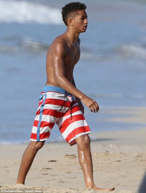 Jaden Smith Shirtless Grayson Chrisley, Will Smiths Son, Breezy Chris Brown, Men Abs, Jaden Smith, Bae Goals, Chris Brown, Will Smith, Photo Ideas