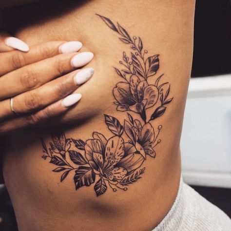 Side Stomach Tattoos, Rib Tattoos For Women, Belly Tattoos, Shape Tattoo, 4 Tattoo, Inspiration Tattoos, Stomach Tattoos, Side Tattoos, Up Tattoos