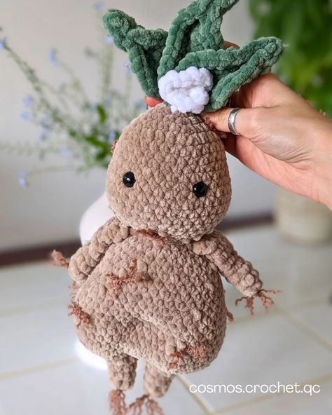 You're NOT ready for the last picture 🤣👌 I just LOVE adding these kinds of details to my amigurumis. I really think they give them character and make them extra special. Mega Jake the Mandrake is no exception! From the belly button to the little roots all over his body, he's packed with fun details. Do you take the time to add extra details to your crochet projects? Which of your projects required the most attention to detail? #crochetersofinstagram #crochetharrypotter #harrypottercrochet ... Market Crochet, Harry Potter Crochet, Your Crochet, Not Ready, Belly Button, Just Love, Crochet Projects, Crochet Pattern, Harry Potter