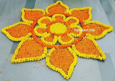 Pookolam Design Onam Easy, Pookalam Design Easy, Pookolam Design Onam Simple, Onam Pookalam Design Simple At Home, Rangoli With Flowers Petals, Onam Pookalam Design Simple, Rangoli Designs With Flowers Petals, Simple Pookalam Designs, Radha Ashtami