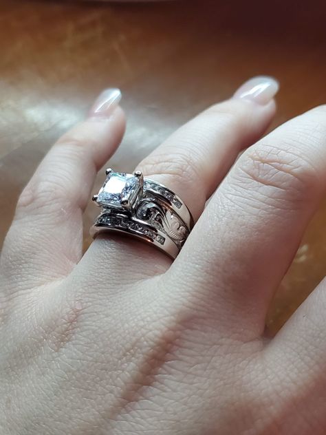 Hyo Silver Rings, Hyo Silver Wedding Ring, Tooled Silver Wedding Ring, Western Style Wedding Rings, Cowgirl Rings, Engagement Rings Western, Western Rings Engagement, Weddin Rings, Western Wedding Rings Sets