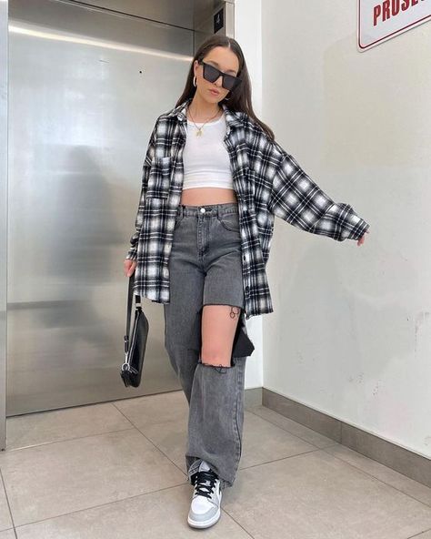 Rate This chola fits ideas From ⭐1~10. SAVE & FOLLOW i will update everyweek. Oversized Checkered Shirt Outfit, Aesthic Outfit Ideas, Checkered Shirt Outfit Women, Chola Fits, Checkers Shirt, Checkered Shirt Outfit, Plaid Jacket Outfit, Grey Jeans Outfit, Checkered Outfit