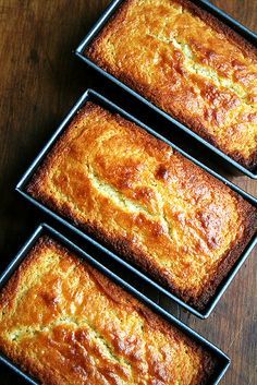 lemon ricotta pound cake loaves Lemon Ricotta Pound Cake, Ricotta Pound Cake, Pembuat Roti, Pane Dolce, Torte Cupcake, Lemon Ricotta, Pound Cake Recipes, Lemon Desserts, Dessert Bread