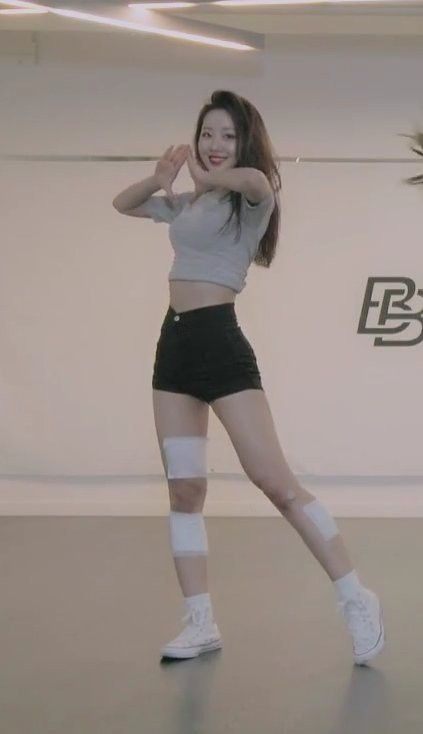 Kpop Dance Practice Outfits, Dance Clothes Practice, Neural Pathways, Dancer Lifestyle, Dance Outfits Practice, Dancers Outfit, Practice Outfits, Ideal Body, Relaxation Techniques