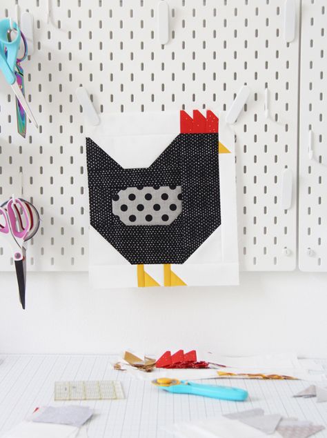 Free Chicken Patterns To Sew, Chicken Quilt Patterns Free, Animal Quilt Blocks Free Pattern, Chicken Barn Quilt Patterns, Free Printable Quilt Patterns, Quilt Patterns Animals, Chicken Quilt Block Pattern Free, Chicken Quilt Block Pattern, Cow Quilt Block