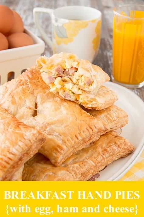 Breakfast Hand Pies, Prepare Breakfast, Puff Pastry Shells, Hand Pies Savory, Hand Pie Recipes, Hand Pie, Top Chicken Recipes, Make Breakfast, Pastry Shells