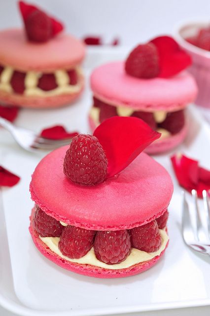 Pierre Hermé... Tarts, cakes, chocolates, ice cream and, of course, macarons. French Baking, French Macaroons, French Patisserie, Cream Filling, Fairy Clothes, French Macarons, Plated Desserts, Macaroons, Let Them Eat Cake