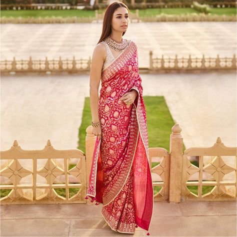 Anita Dongre Saree, Dulhan Photography, Saree Outfits, Bridal Trousseau, Sari Design, Indian Sari Dress, Elegant Clothing, Anita Dongre, Traditional Indian Dress