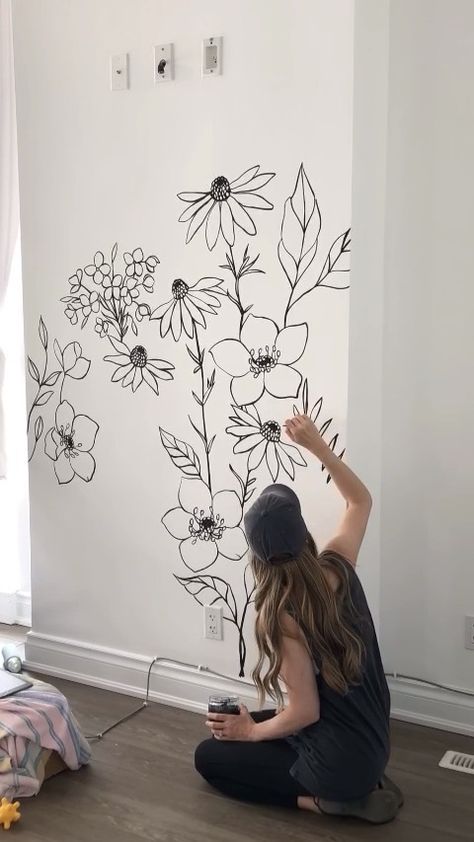 Floral Accent Wall Paint, Painted Wall Mural Bedroom, Flower Wall Bedroom Painting, Flowers On Wall Bedroom Paint, House Wall Mural Ideas, Wall Art Flowers Paint, Mural Painting Flowers, Flower Mural Bathroom, Wall Paint Mural Ideas