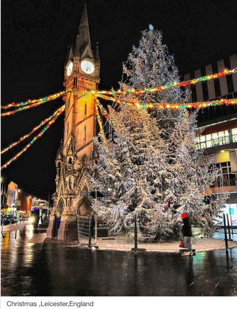 Christmas near Big Ben in London Happiest Season, British Christmas, Christmas In England, Leicester England, Christmas In The City, London Christmas, England And Scotland, Clock Tower, English Countryside