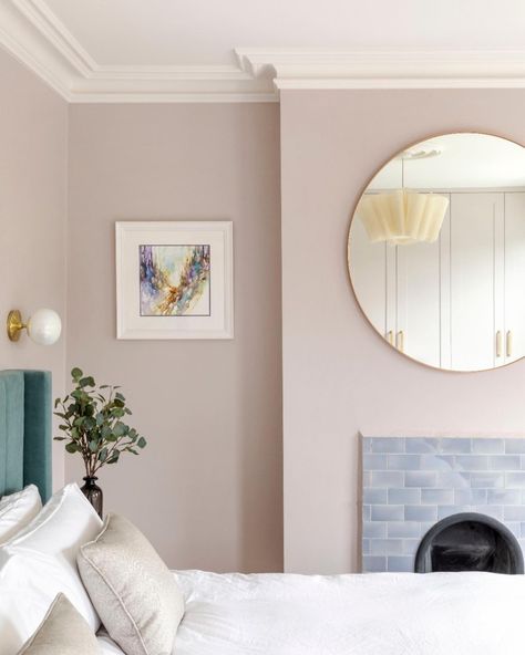 Farrow & Ball on Instagram: “The shot of this room shows the soft and romantic side of #Peignoir, a grey pink hue. This soft pink has a big dose of grey in its pigment…” Farrow Bal, Wooden Window Frames, Farrow And Ball Paint, Bedroom Wall Colors, Farrow And Ball, Relaxing Bedroom, Bedroom Paint, Spare Room, Pink Walls