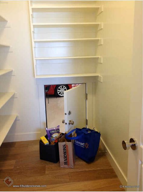 If your garage is adjacent to your kitchen or pantry, insert a small door for a super easy way to load groceries. Dold Dörr, Gardening Hacks, Small Doors, Parade Of Homes, The Garage, Simple House, Home Hacks, My Dream Home, Floor Plan