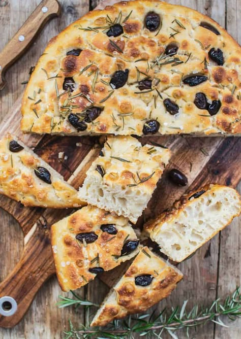 Sourdough Focaccia Sourdough Focaccia Bread Recipe, Focaccia Recipes, Sourdough Focaccia Recipe, Sourdough Focaccia, Recipe Using Sourdough Starter, Making Sourdough Bread, Focaccia Bread Recipe, Dough Starter, Easy Sourdough