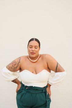 Short And Curvy Outfits, Plus Size Tattoo, Plus Size Tattoos, Positivity Tattoo, Short Curvy Girl Outfits, Tattoo Photoshoot, Wide Leg Outfit, Full Figure Fashion, Portrait Photography Poses