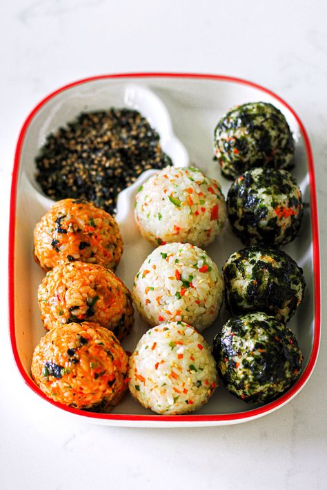 Vegan Jumeokbap Korean Rice Balls 3 Ways Vegan Sushi Balls, Healthy Asian Snacks, Vegan Savory Snacks, Asian Finger Food, Vegan Kimbap, Vegan Rice Bowl, Korean Rice Balls, Vegan Finger Food, Vegan Balls