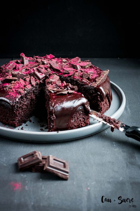 simple chocolate beetroot cake Beetroot Cake Recipe, Beetroot Chocolate Cake, Beetroot Cake, Beetroot Recipes, Healthy Cake, English Food, Chocolate Recipes, Beautiful Cakes, Eat Cake