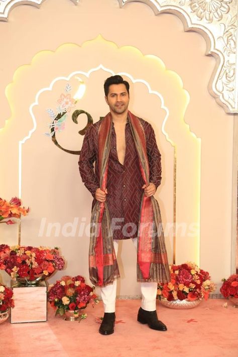 Varun Dhawan at Anant Ambani and Radhika Merchant's Wedding Ceremony Varun Dhawan Kurta, Anant Ambani, Wedding Kurta, Wedding Kurta For Men, New Television, Celebrity News Gossip, Cricket Sport, Celebration Gif, Varun Dhawan