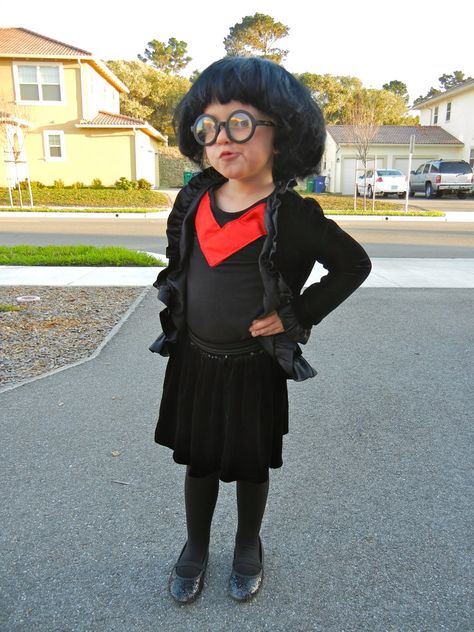 edna mode - Google Search Edna Mode Costume, Disney Costumes For Kids, Adult Disney Costumes, Disney Costume Ideas, Disney Dress Up, Characters Cosplay, Edna Mode, Disney Costume, Disney Dress