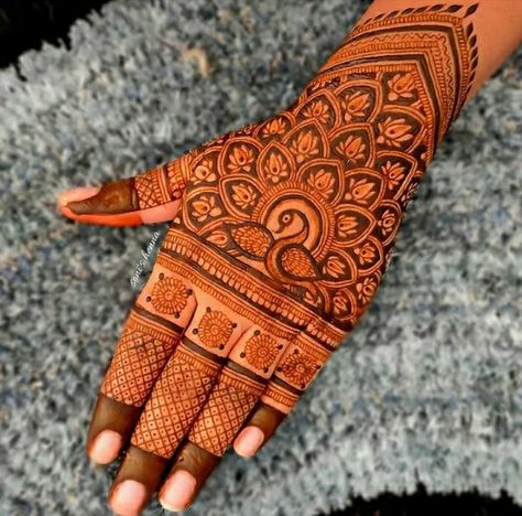 Latest Mendhi Designs 2024, Back Hand Peacock Mehndi Designs, Teez Mehandi Design, Peacock Mehndi Designs Back Hand, Diwali Special Mehndi Design, Morpankh Mehandi Design, Teej Special Mehndi Design, Marwari Mehndi Design, Latest Mehndi Designs Wedding