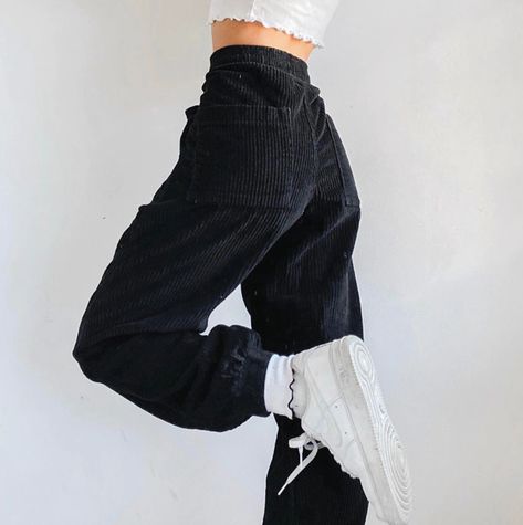 Plaid Pants Women, Corduroy Pants Women, Smink Inspiration, Harem Pants Women, 90s Outfit, Mode Inspiration, Corduroy Pants, Aesthetic Outfits, Cute Casual Outfits