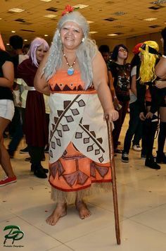 Grandma Tala Moana Grandma Costume, Moana Family Costumes, Moana Grandma, Grandma Tala, Moana Makeup, Gramma Tala, Moana Halloween, Moana Halloween Costume, Moana Jr