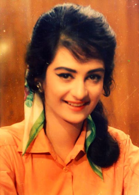 One of the most renowned actresses of the Indian film industry, the epitome of beauty, Saira Banu embarked on her acting journey at the mere age of 16. Her debut film was Junglee, opposite the ever-energetic actor, Shammi Kapoor. After making her debut in Bollywood, the actress garnered a lot of accolades from different spheres by proving her mettle in acting. Not only that, she had also got nominated for a number of awards after her spectacular performance in her debut film, Junglee.   &#13 Saira Banu Actresses, Saira Bano, Foto India, Old Bollywood Actress, Saira Banu, Actors Bollywood, 70s Inspiration, Bollywood Retro, Old Film Stars