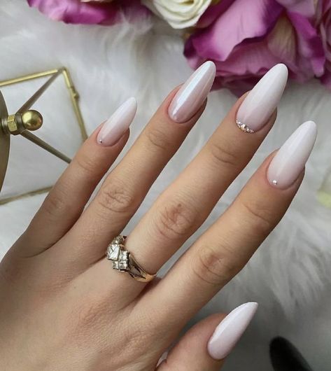 Nail Art Mariage, Baby Boomers Nails, Nails Neutral, Bridal Nails Designs, Unghie Sfumate, Milky Nails, Nagellack Trends, Casual Nails, Wedding Nails Design