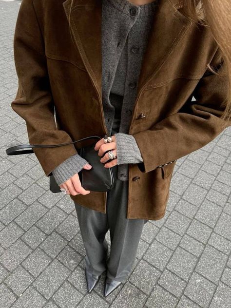 Skirt Blazer Boots Outfit, Suede Fall 2024, Autumn Vest Outfit, Fall Layers Outfits, Leather Blazer Outfit Winter, Light Brown Jacket Outfit, Light Brown Blazer Outfit, Professional Grunge Outfits, Olive Trousers Outfit