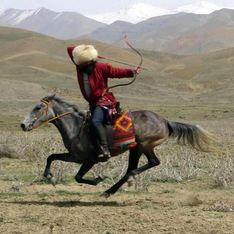 Turkman horseback archer Horse Archer, Horse Archery, Parthian Empire, Mounted Archery, Eurasian Steppe, Ancient Civilization, Akhal Teke, Traditional Archery, An Arrow