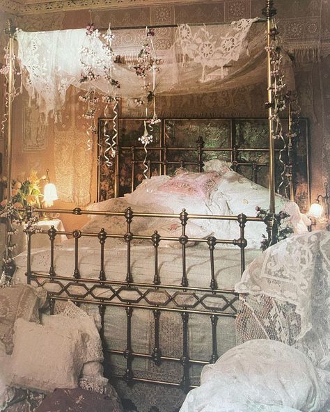 Hipster Decor, Bohemian Bedroom, Elegant Furniture, Beautiful Bedding, Dream Rooms, Beautiful Bedrooms, Boho Bedroom, Dream Bedroom, My New Room