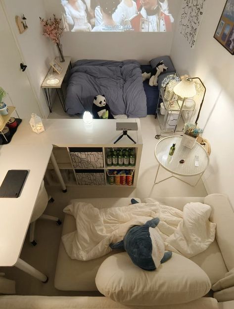 Interesting Bedroom Layout, Bed And Desk Layout Small Room, Narrow Room Ideas, Long Bedroom Layout, Cherry Room, Small Apartment Room, Nice Rooms, Apartment Stuff, Bedroom Layout