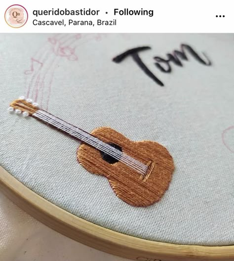 Music Quilts, Guitar Embroidery, Embroidery Hoop Art Tutorial, Music Embroidery, Chic Embroidery, Clothes Embroidery Diy, Cute Origami, Simple Hand Embroidery Patterns, Denim Embroidery