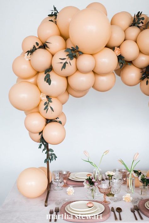 Deco Ballon, Peach Baby Shower, Peach Party, Bridal Shower Inspiration, Modern Bridal Shower, Pre Wedding Party, Unique Bridal Shower, Fall Bridal Shower, Shower Inspiration