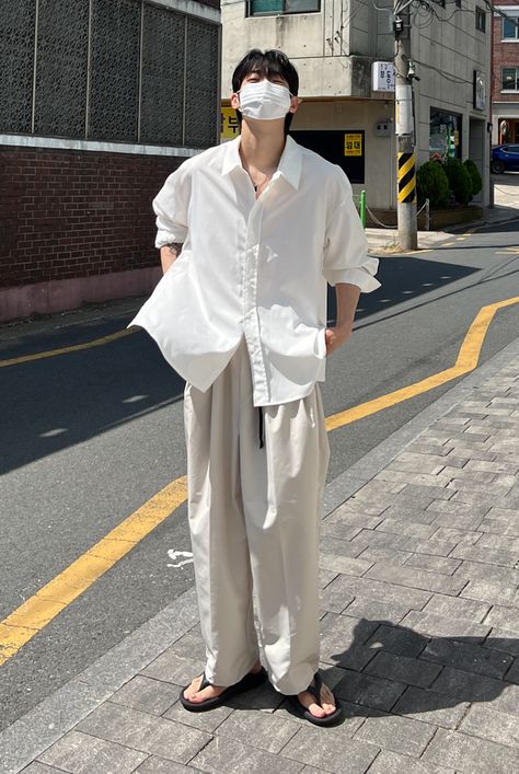 Kpop Summer Outfits Men, Japanese Summer Street Fashion, South Korea Fashion Men, Japanese Mens Fashion Summer, Outfit Ideas Men Summer Street Styles, Summer Asian Outfits Men, Korean Male Fashion Summer, Asian Men Fashion Casual Summer, Korean Fashion Men Casual Outfit Summer