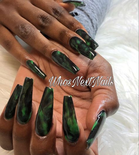 Black and green marbles nails Black And Green Nails Acrylic, Black And Green Nails, Green Nails Acrylic, Black Marble Nails, Bandana Nails, Marble Acrylic Nails, Black Halloween Nails, Emerald Nails, Green Acrylic Nails