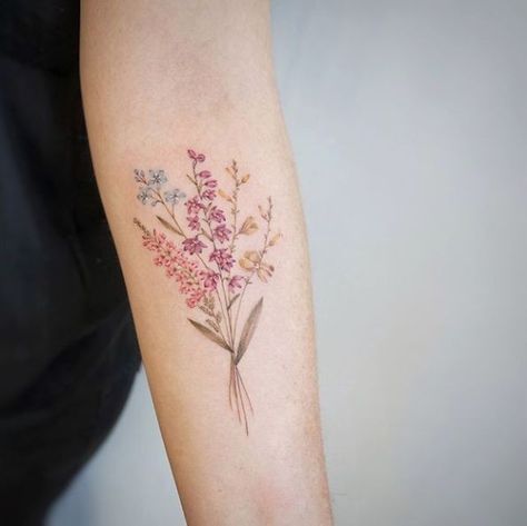 Vintage Aesthetic Tattoos, Colorful Flower Tattoo, Henne Tattoo, Best Tattoo Ever, Aesthetic Tattoos, Bouquet Tattoo, Wildflower Tattoo, Muster Tattoos, Geometry Tattoo