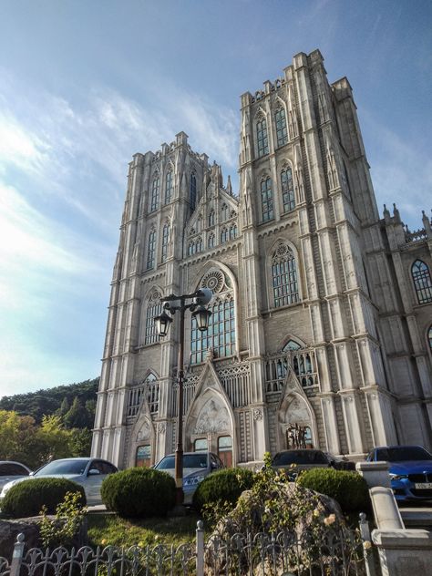 Kyunghee University, Funny Stickman, School Interior, Dream College, Aesthetic Dark, School Life, I School, Dark Aesthetic, Barcelona Cathedral