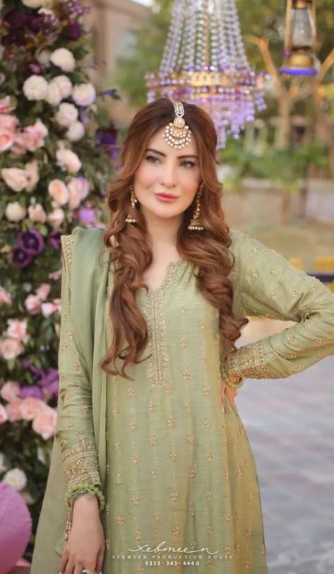 Barat Hairstyles, Mehndi Hair, Pakistani Makeup Looks, Welcome To My Youtube Channel, Red Bridal Dress, Mehndi Dress, Engagement Hairstyles, Velvet Dress Designs, Latest Bridal Dresses