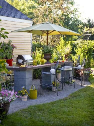 Apartment Patio Gardens, Cinder Block Furniture, Design Per Patio, Cinder Block Bench, Garden Bench Diy, Cinder Block Garden, Diy Outdoor Bar, Cinder Blocks, Garden Benches