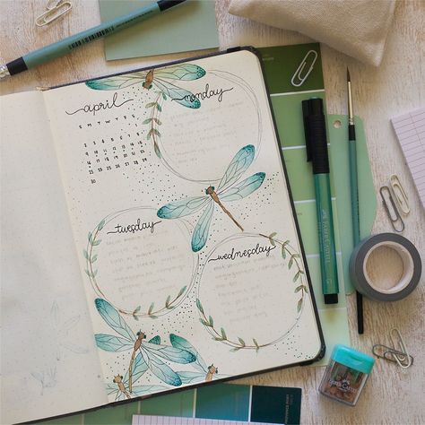 𝑳𝒐𝒗𝒆 𝑫𝒓𝒂𝒈𝒐𝒏𝒇𝒍𝒊𝒆𝒔? We created a dragonfly-inspired journal spread just for you! 😉 #bulletjournal #bulletjournaling ⁠ #bulletjournalcommunity #bulletjournaljunkies ⁠ #bulletjournallove #bulletjournaladdict ⁠ #bulletjournalideas #bulletjournals ⁠ #bulletjournalinspiration #bulletjournalspread ⁠ #bulletjournalist #bulletjournalnewbie ⁠ #bulletjournalweekly #bulletjournalcollection ⁠ #showmeyourbulletjournal #bulletjournalsouthafrica⁠ #bulletjournalinspo #bulletjournal2023 Calender Journals, Boulet Journal Inspiration, Whimsical Art Journal, Bullet Journal Ideas Templates, Bullet Journal Quotes, Bullet Journal Paper, Bullet Journal Hacks, Aesthetic Journal, Diy Journal Books