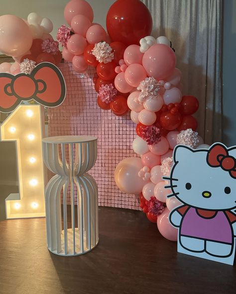 Hello Kitty Party Ideas, Hello Kitty Birthday Decorations, Princess Peach Party, Hello Kitty Birthday Theme, Hello Kitty Theme Party, Peach Party, Hello Kitty Birthday Party, Hello Kitty Christmas, Hello Kitty Themes